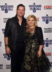 celebrities-with-pear-shaped-bodies-kelly-clarkson