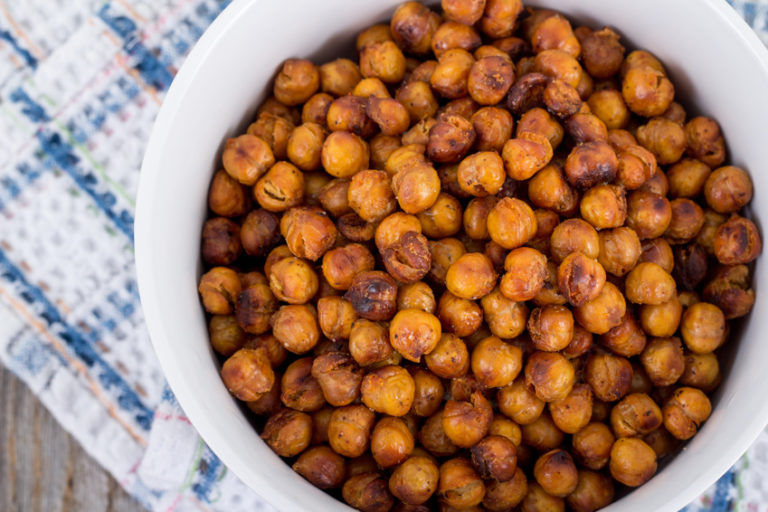 Easy Spicy Roasted Chickpeas Recipe