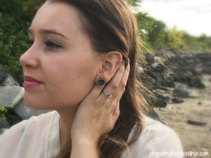 cool-mom-style-emeralds-and-prints-5