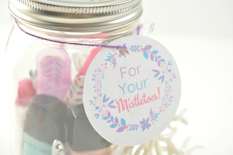 Mason Jar Gift Ideas: DIY At Home Day At The Spa {Free Printable}