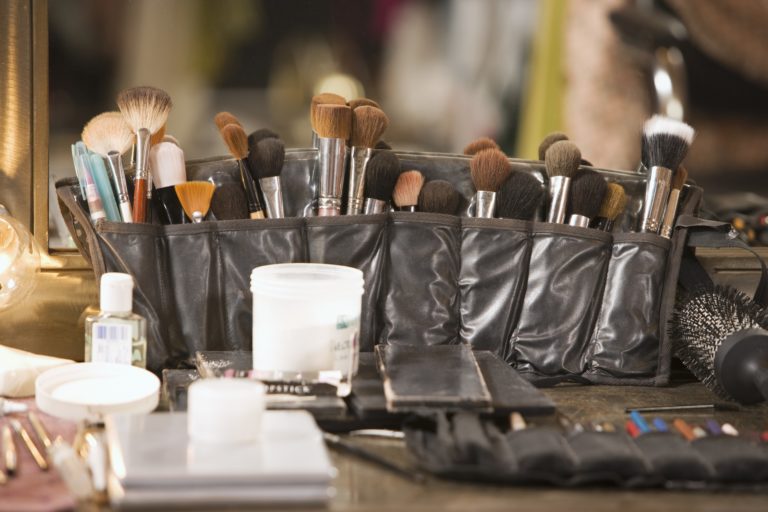 Your Makeup Bag is Filled With Harmful Bacteria – Here’s What You’re Doing Wrong