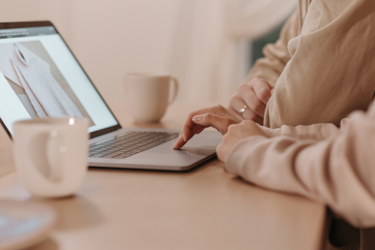 How I Structure My Day as a Work at Home Mom